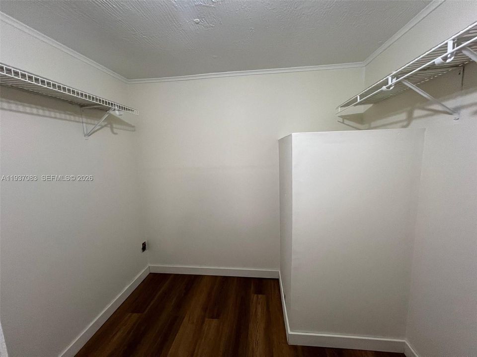 В аренду: $2,295 (4 спален, 2 ванн, 1352 Квадратных фут)