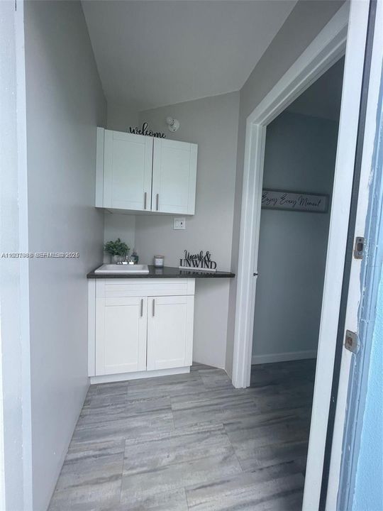 En Renta: $1,200 (0 camas, 1 baños, 1961 Pies cuadrados)