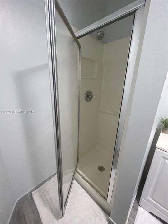 En Renta: $1,200 (0 camas, 1 baños, 1961 Pies cuadrados)