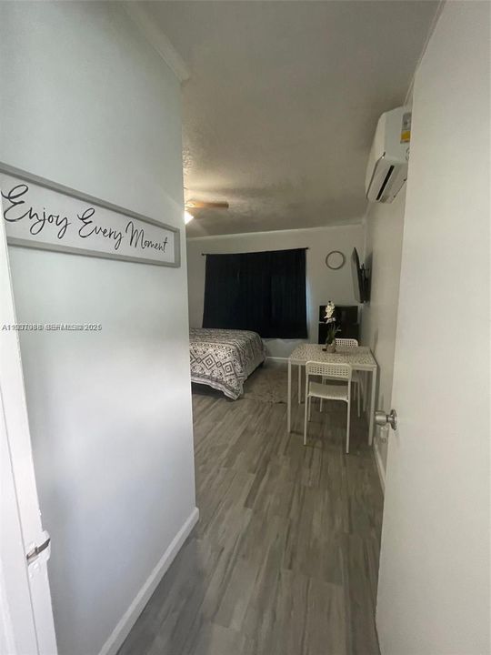 En Renta: $1,200 (0 camas, 1 baños, 1961 Pies cuadrados)