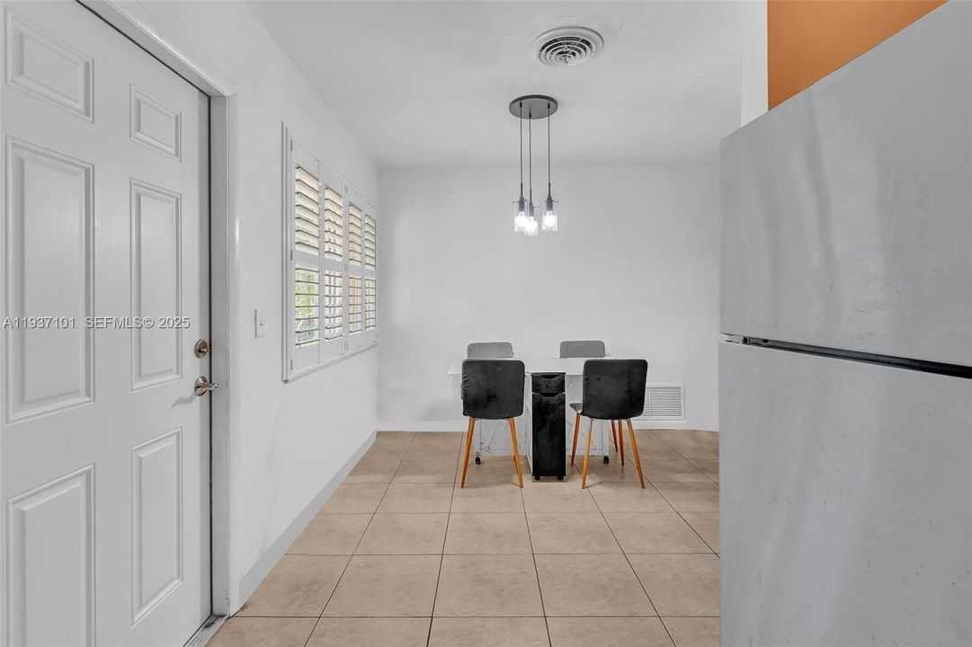 待售: $650,000 (0 贝兹, 0 浴室, 1782 平方英尺)