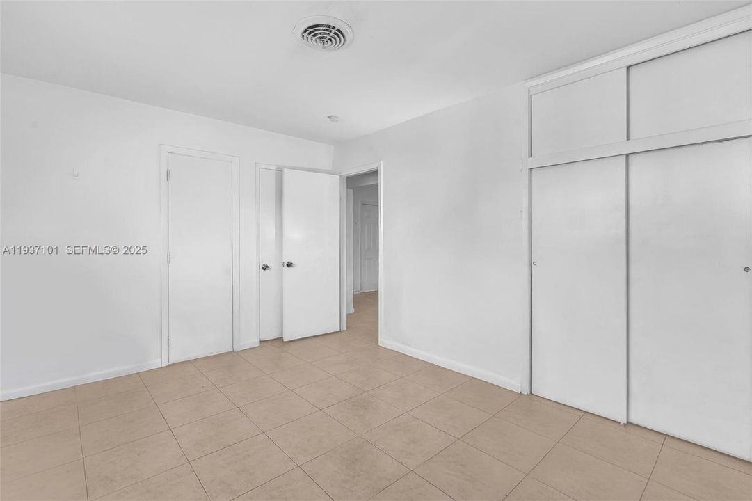 待售: $650,000 (0 贝兹, 0 浴室, 1782 平方英尺)