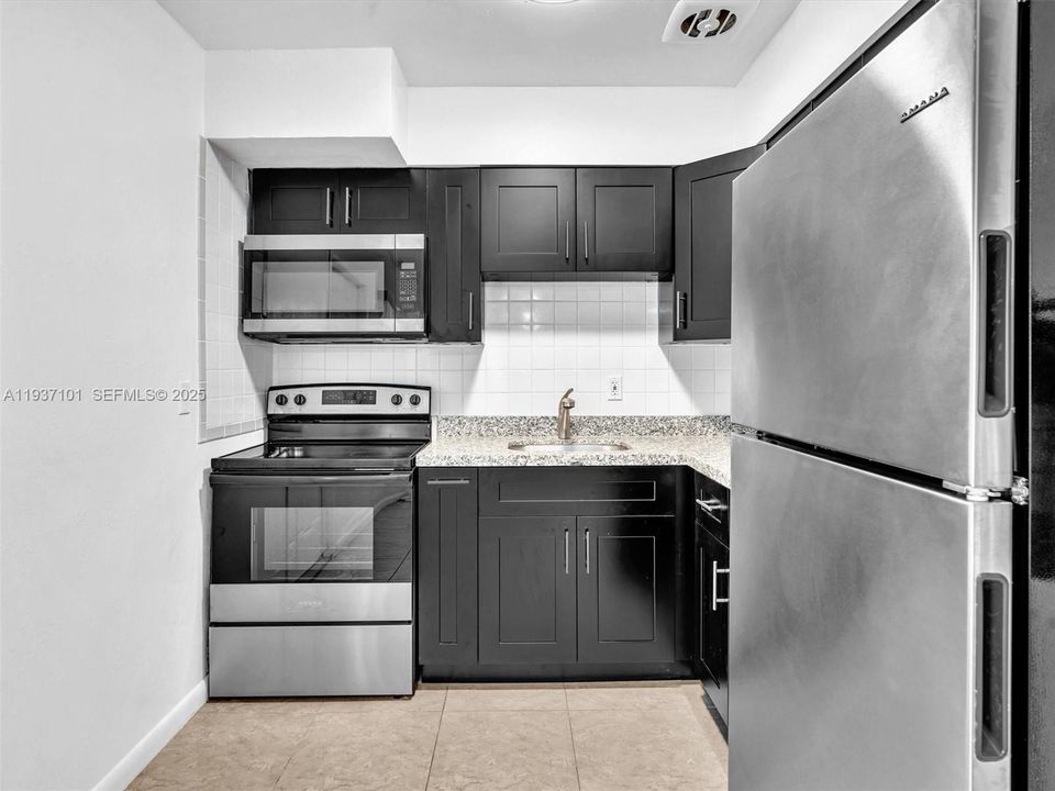 待售: $650,000 (0 贝兹, 0 浴室, 1782 平方英尺)