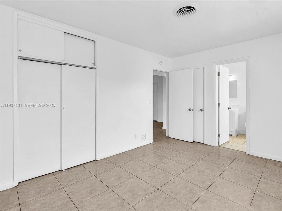 待售: $650,000 (0 贝兹, 0 浴室, 1782 平方英尺)