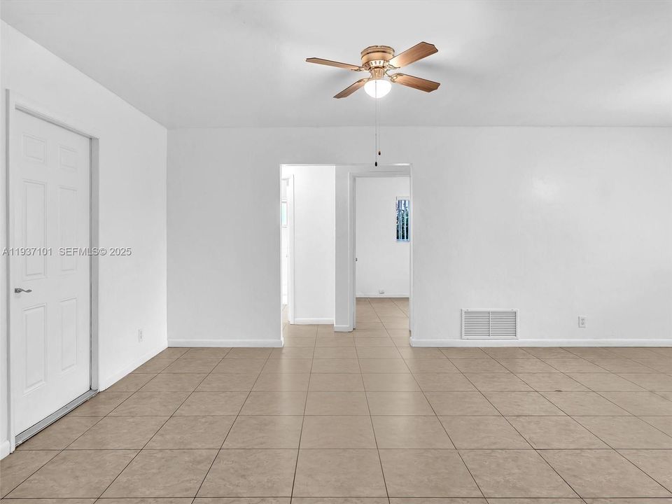 待售: $650,000 (0 贝兹, 0 浴室, 1782 平方英尺)