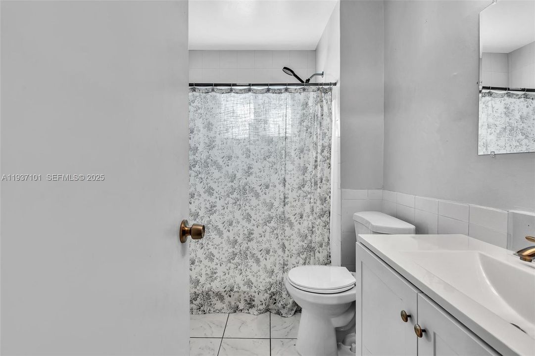 待售: $650,000 (0 贝兹, 0 浴室, 1782 平方英尺)