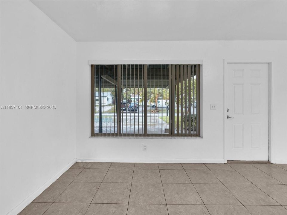 待售: $650,000 (0 贝兹, 0 浴室, 1782 平方英尺)