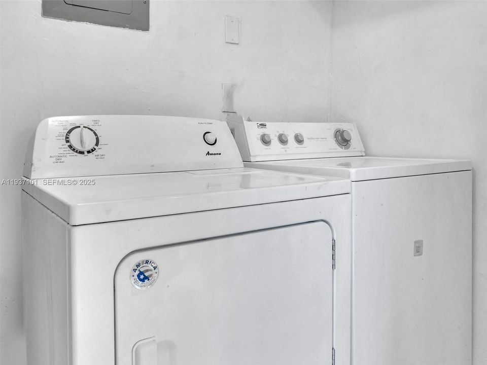 待售: $650,000 (0 贝兹, 0 浴室, 1782 平方英尺)