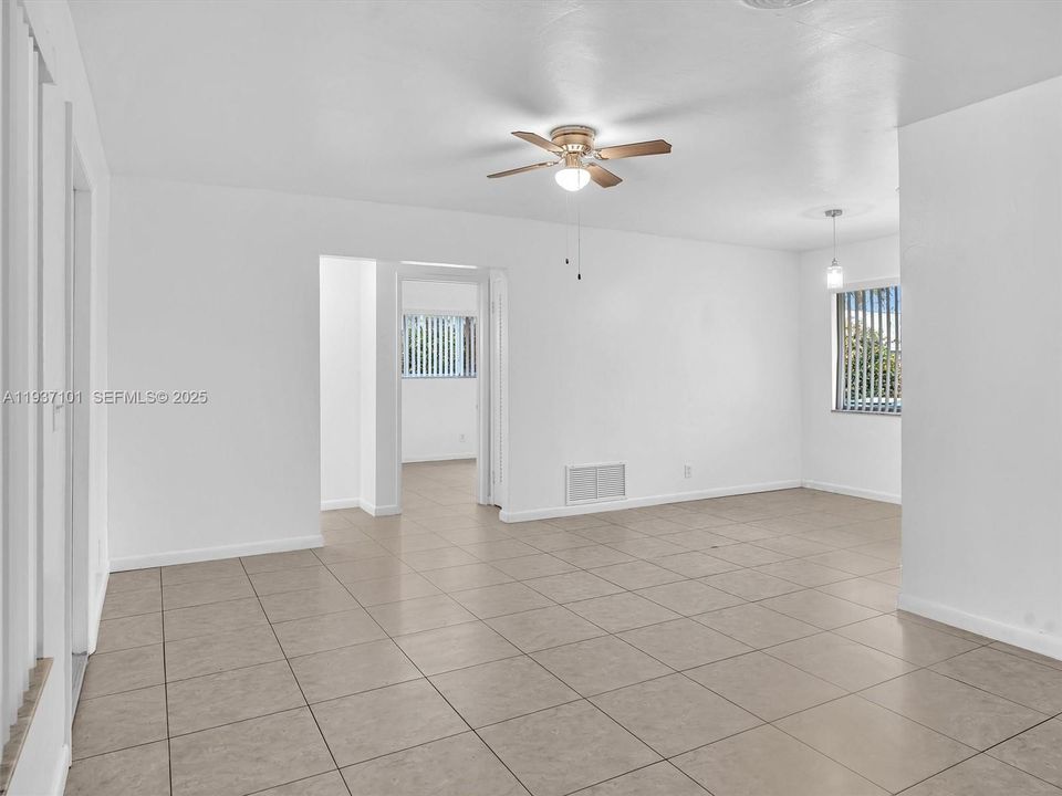 待售: $650,000 (0 贝兹, 0 浴室, 1782 平方英尺)