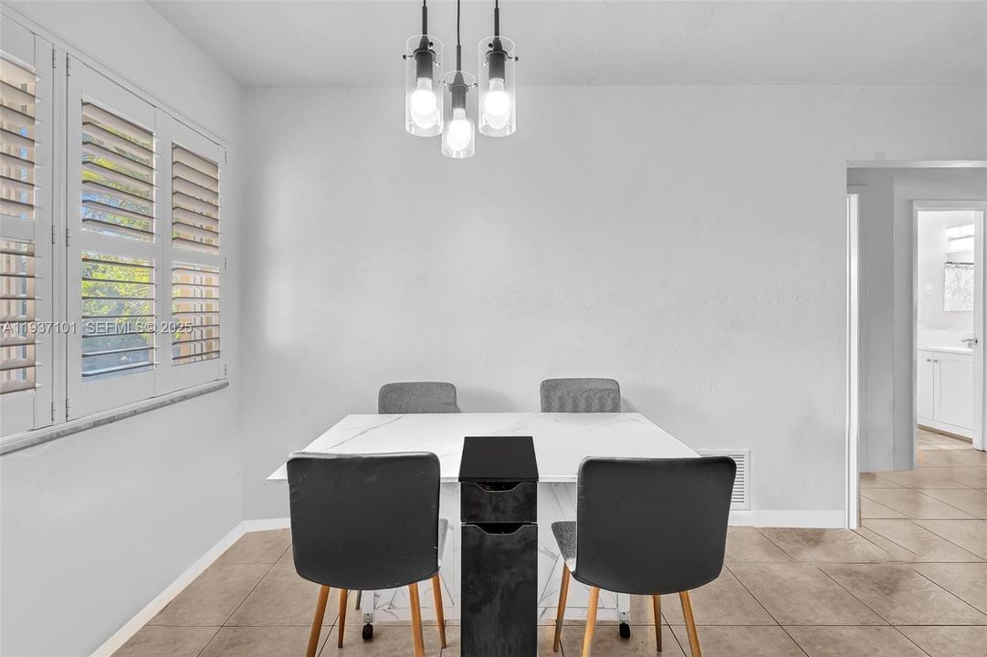 待售: $650,000 (0 贝兹, 0 浴室, 1782 平方英尺)