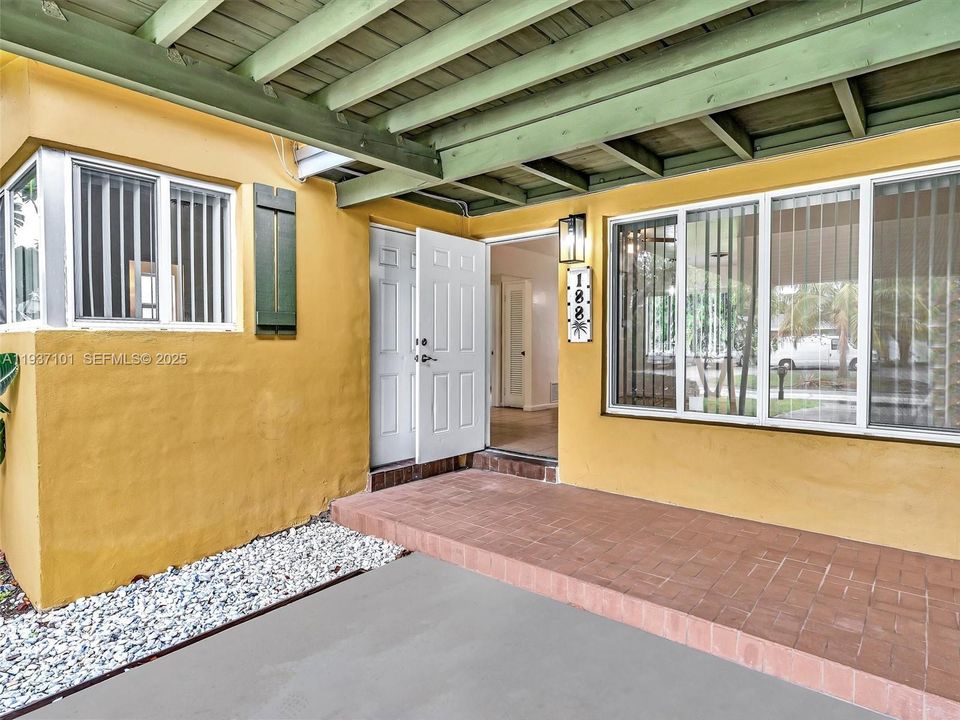 待售: $650,000 (0 贝兹, 0 浴室, 1782 平方英尺)