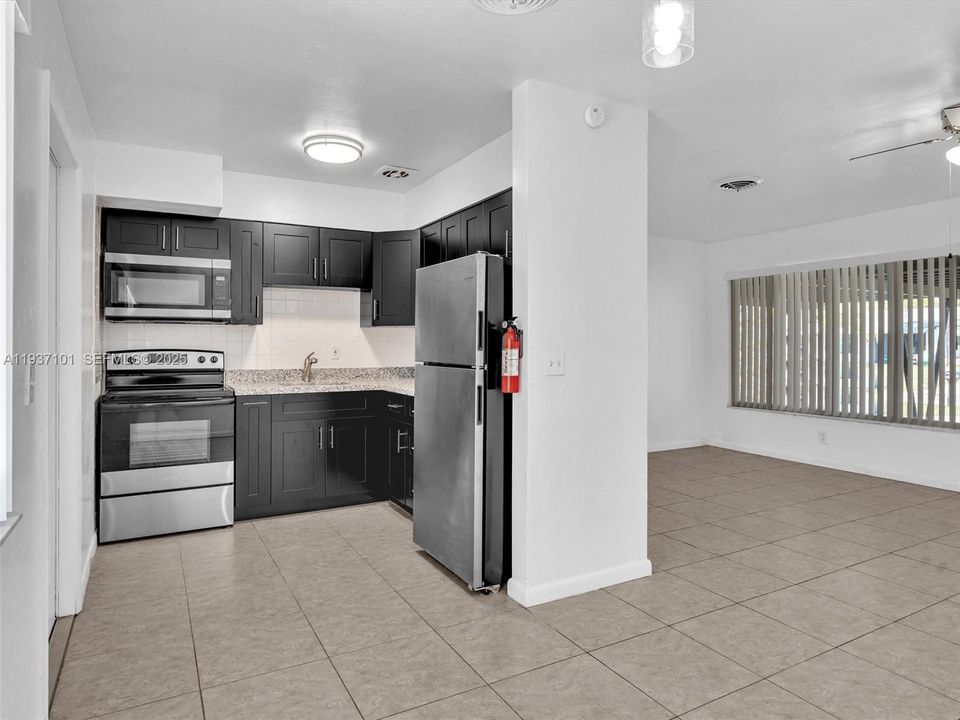 待售: $650,000 (0 贝兹, 0 浴室, 1782 平方英尺)