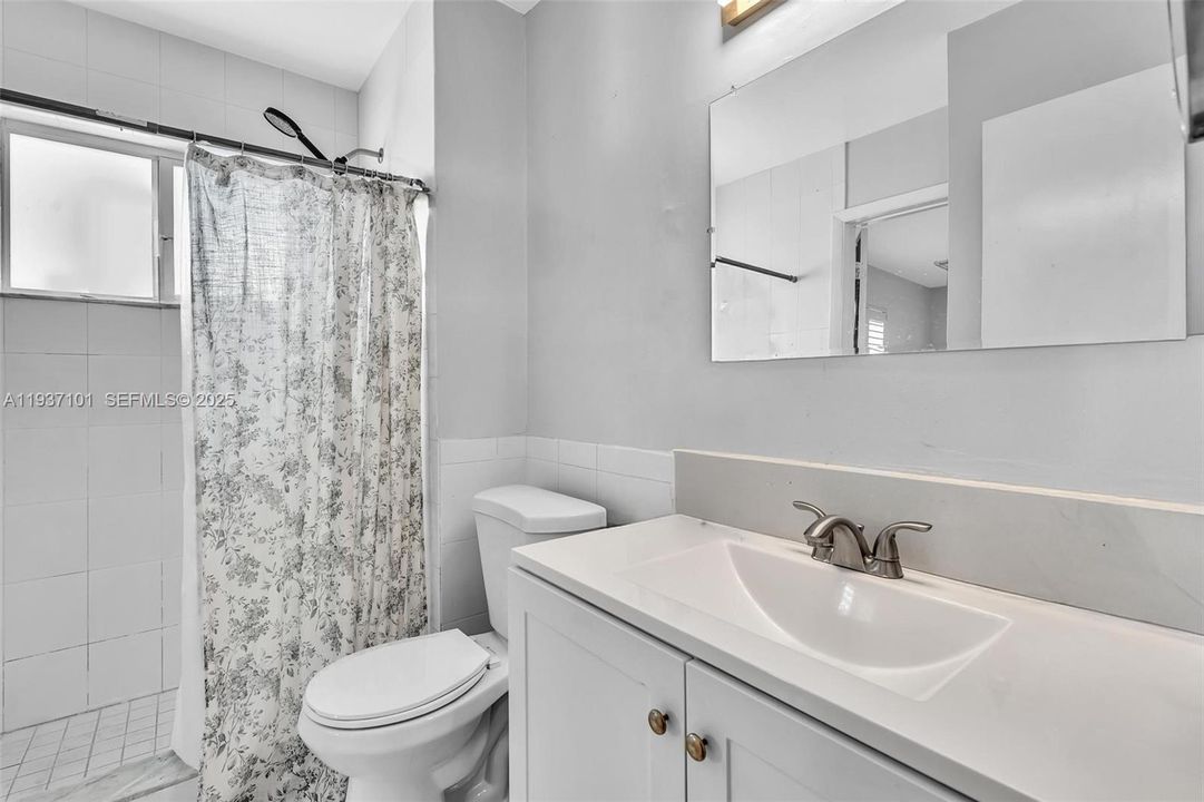 待售: $650,000 (0 贝兹, 0 浴室, 1782 平方英尺)