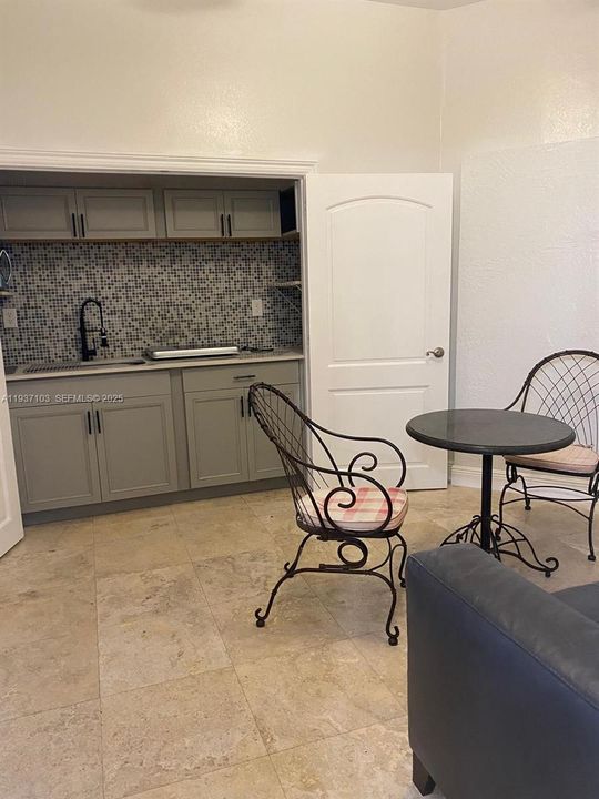 В аренду: $1,550 (1 спален, 1 ванн, 2621 Квадратных фут)