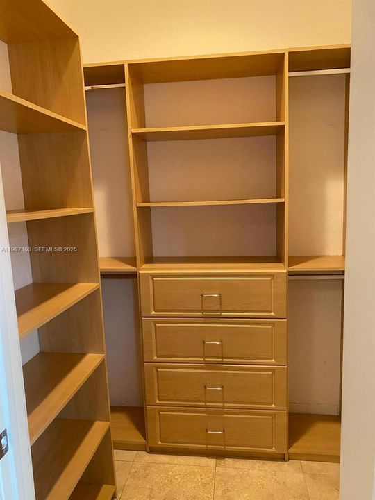 В аренду: $1,550 (1 спален, 1 ванн, 2621 Квадратных фут)