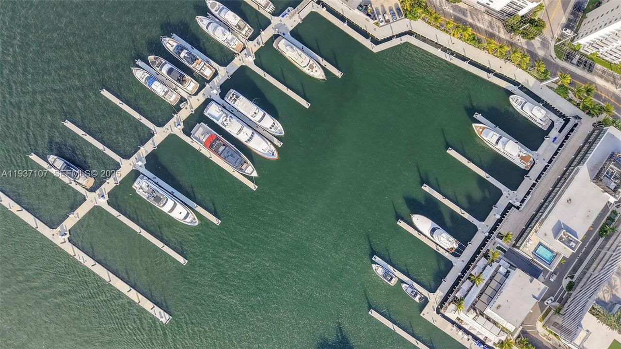 Brand new world-class Las Olas Marina next door, signature fine dining restaurants, boutique retail tenants, state-of-the-art infrastructure improvements, and lush pedestrian-friendly landscape.