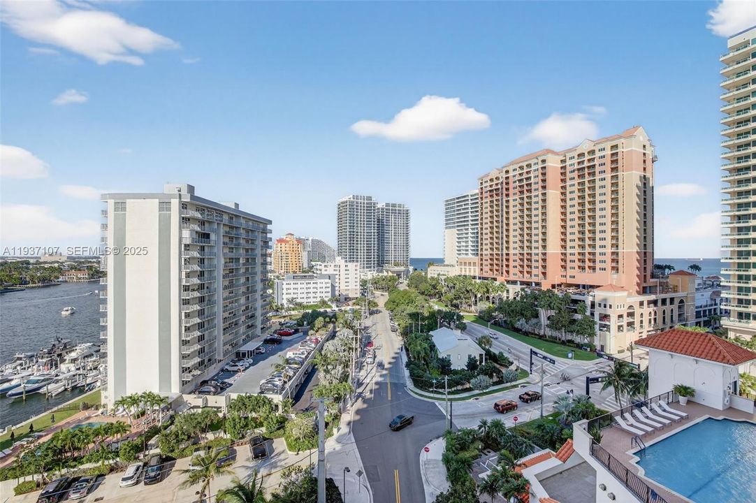 View from balcony - see the Intracoastal and Ocean at the same time - steps to walking along either side.