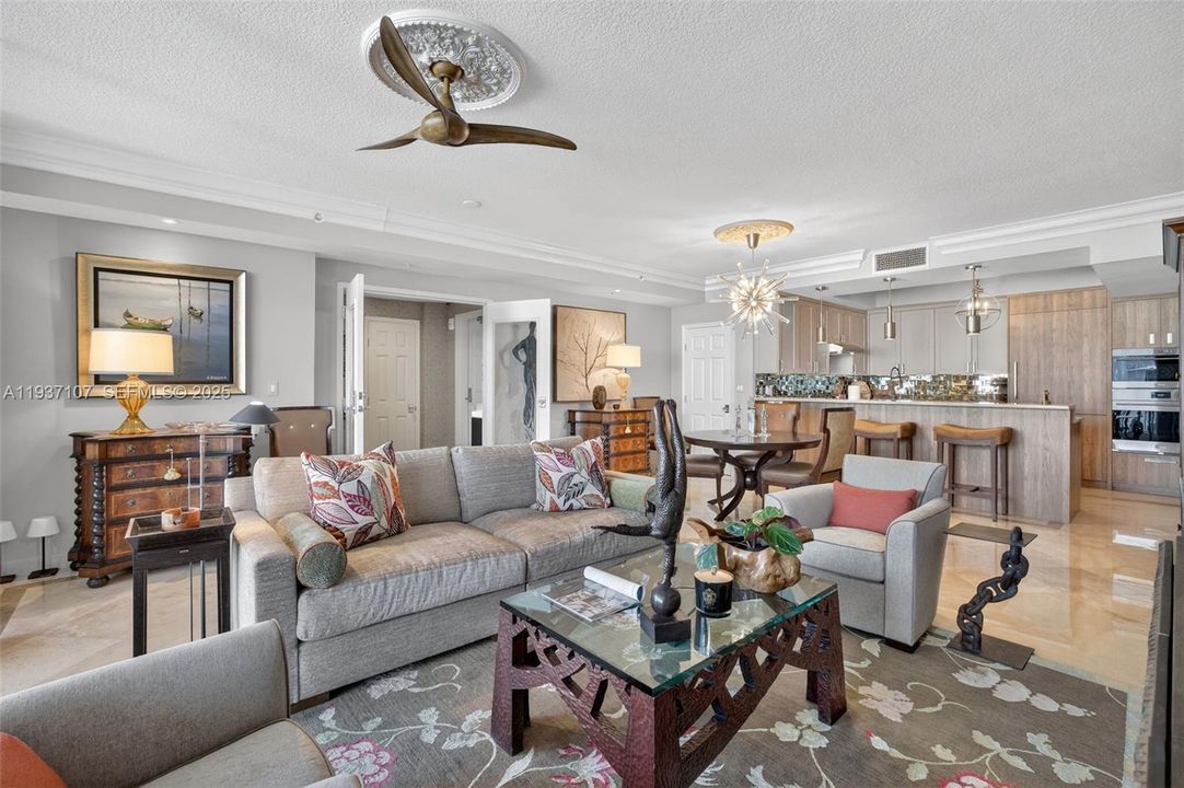 Sophisticated, comfortable and welcoming condo in 5 star building.