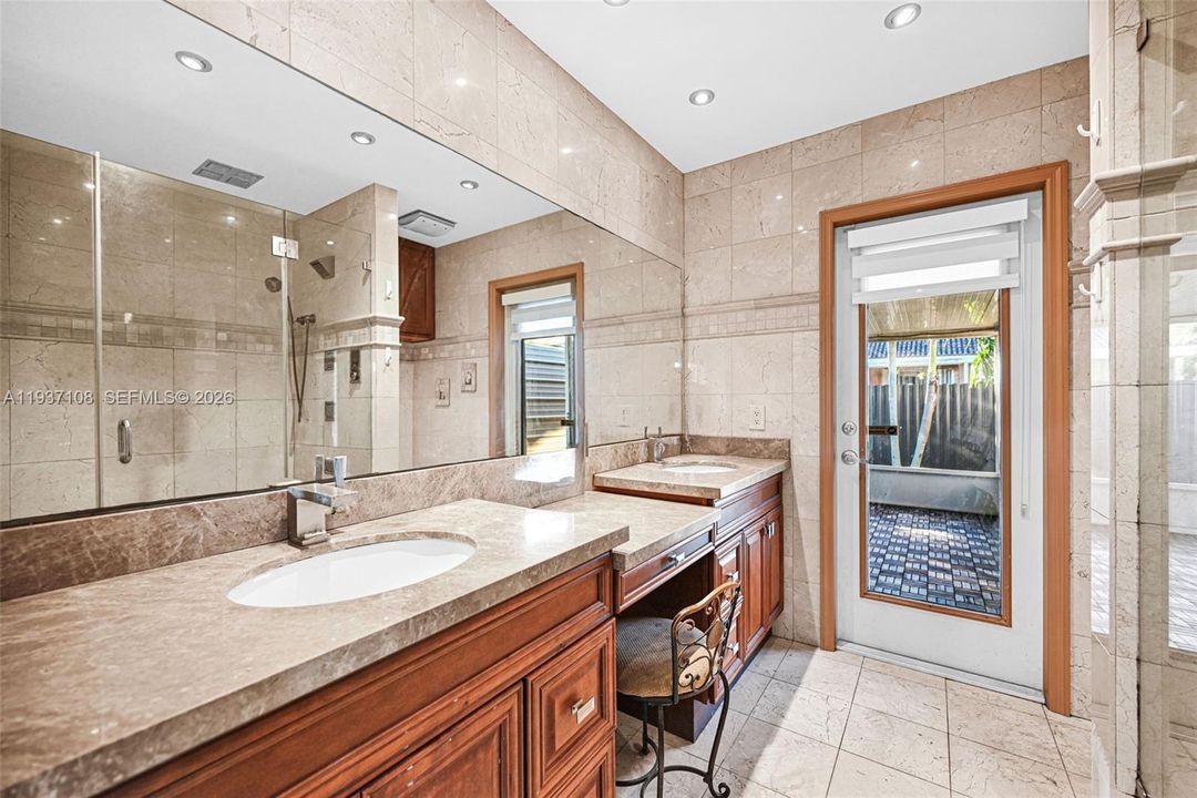 На продажу: $699,000 (3 спален, 3 ванн, 1887 Квадратных фут)