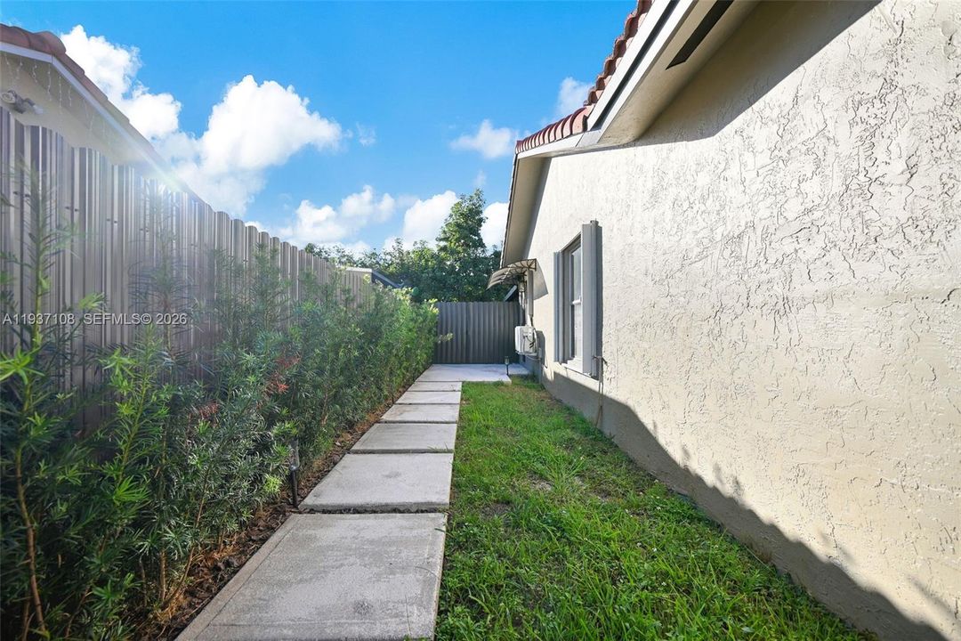 На продажу: $699,000 (3 спален, 3 ванн, 1887 Квадратных фут)