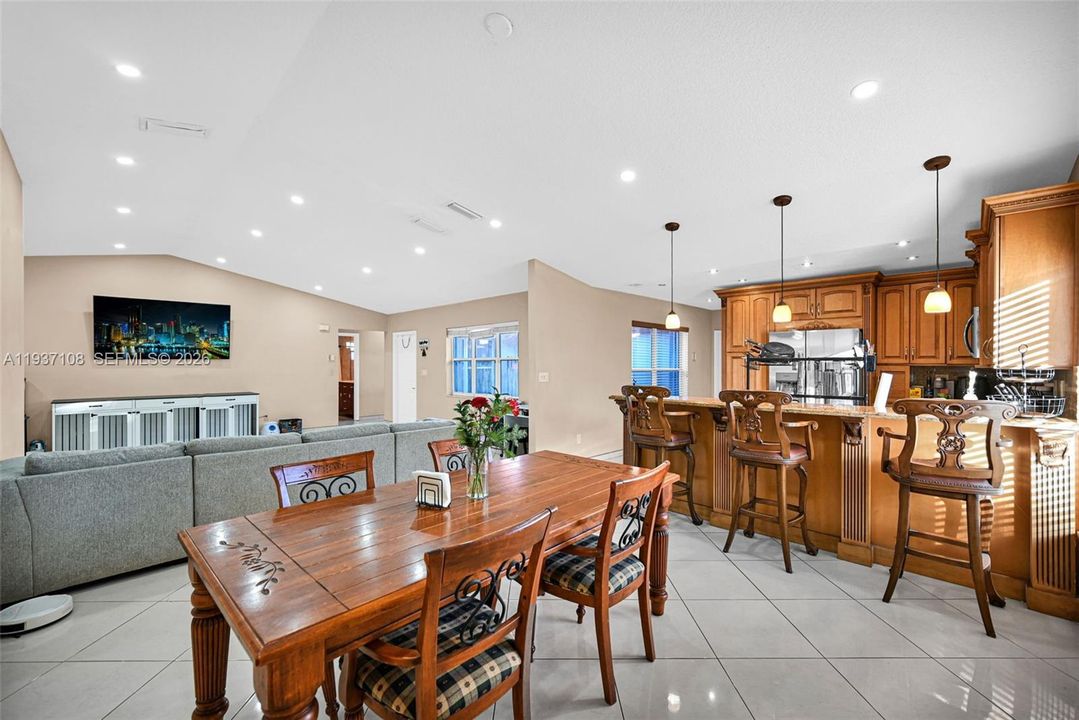 На продажу: $699,000 (3 спален, 3 ванн, 1887 Квадратных фут)