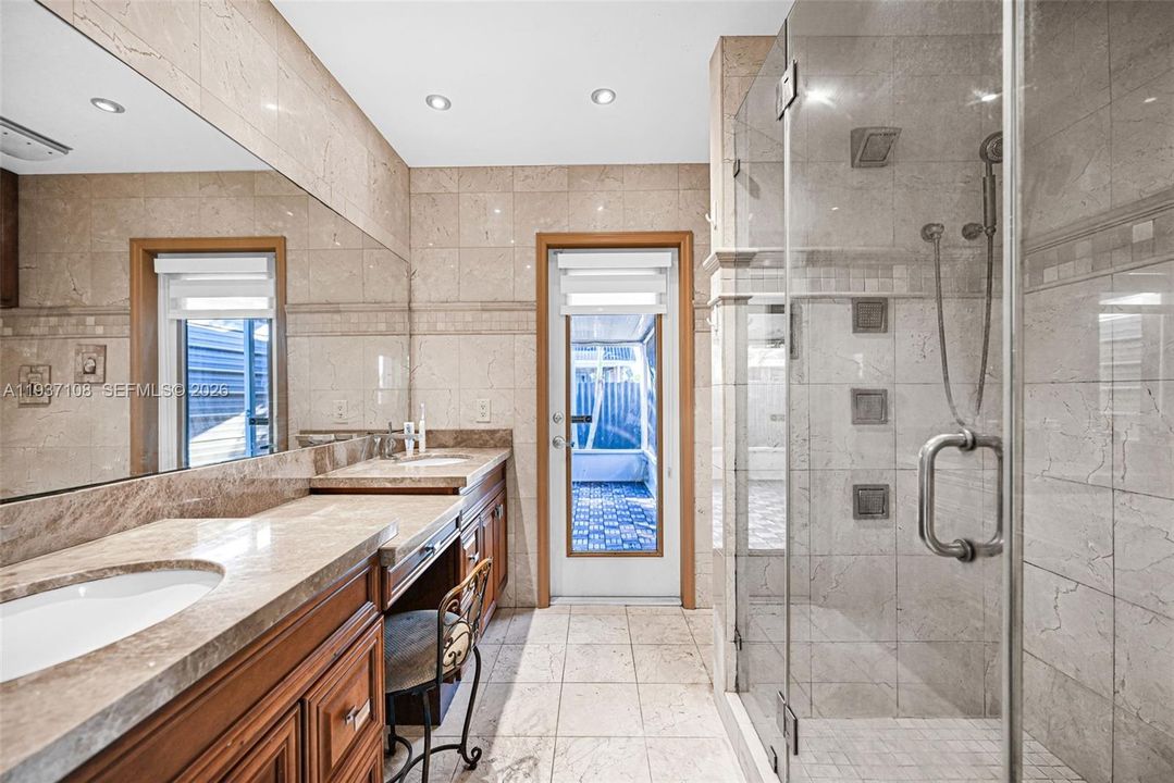 На продажу: $699,000 (3 спален, 3 ванн, 1887 Квадратных фут)