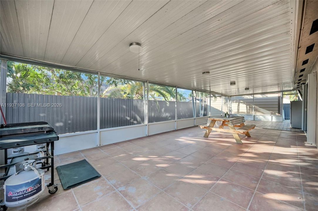 На продажу: $699,000 (3 спален, 3 ванн, 1887 Квадратных фут)