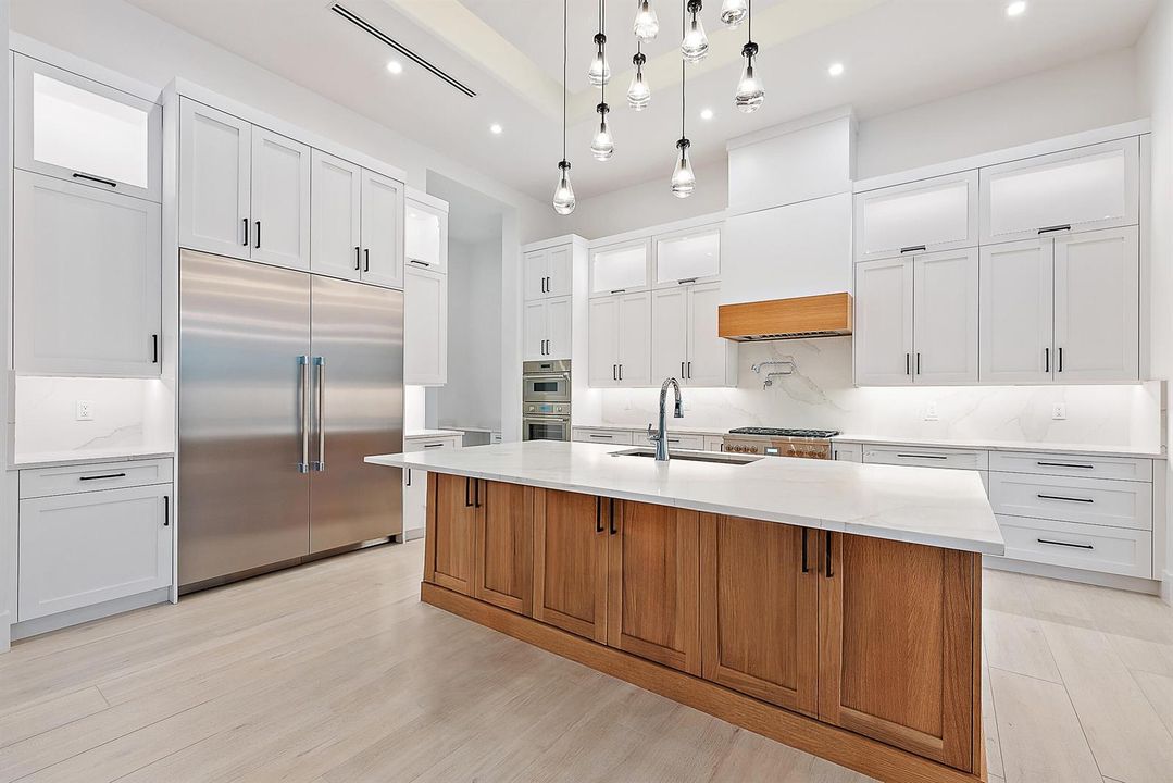 Top of the Line & Large Pantry nearby