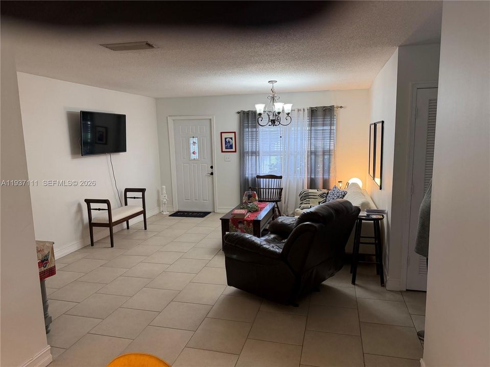 На продажу: $360,000 (2 спален, 2 ванн, 1400 Квадратных фут)