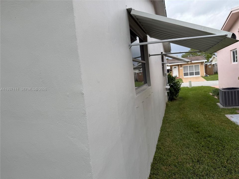 На продажу: $360,000 (2 спален, 2 ванн, 1400 Квадратных фут)