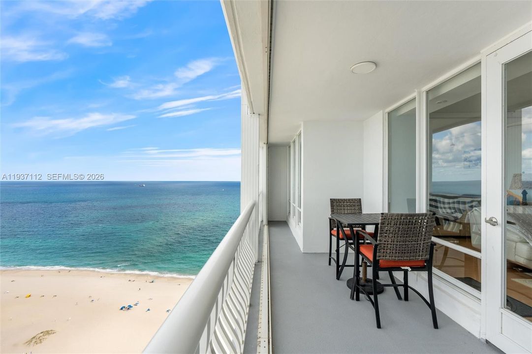 En Venta: $965,000 (2 camas, 2 baños, 1258 Pies cuadrados)