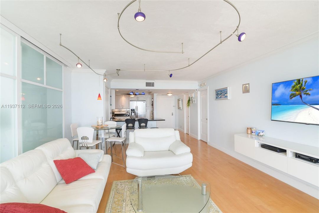 En Venta: $965,000 (2 camas, 2 baños, 1258 Pies cuadrados)