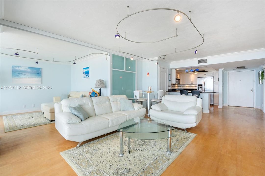 En Venta: $965,000 (2 camas, 2 baños, 1258 Pies cuadrados)