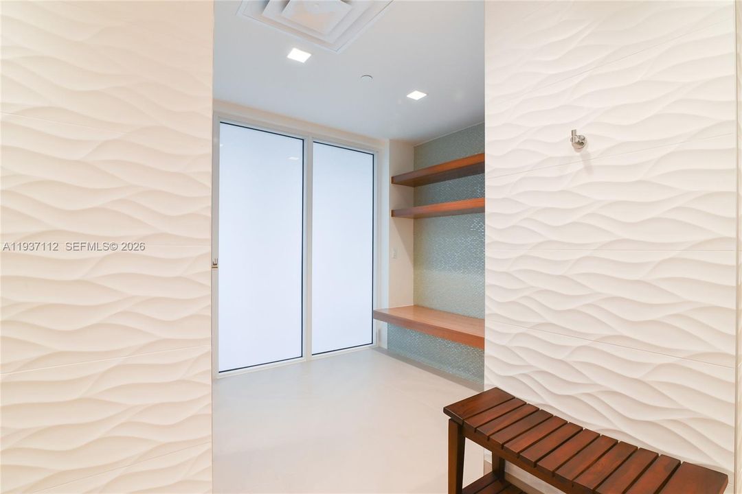 En Venta: $965,000 (2 camas, 2 baños, 1258 Pies cuadrados)