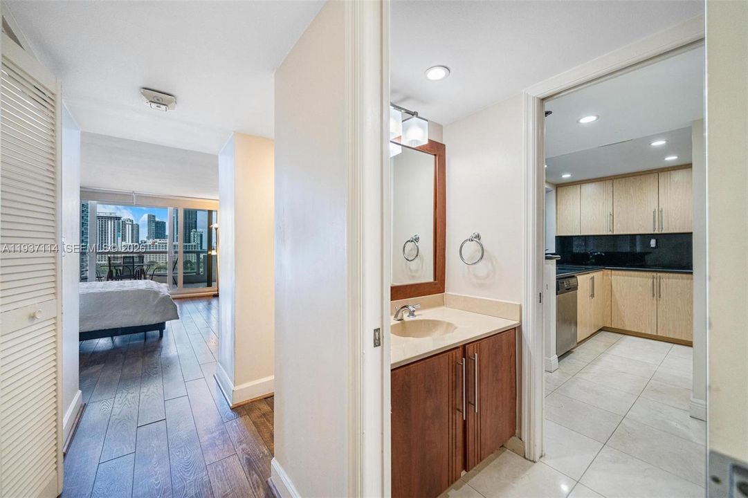 待售: $450,000 (1 贝兹, 1 浴室, 1066 平方英尺)