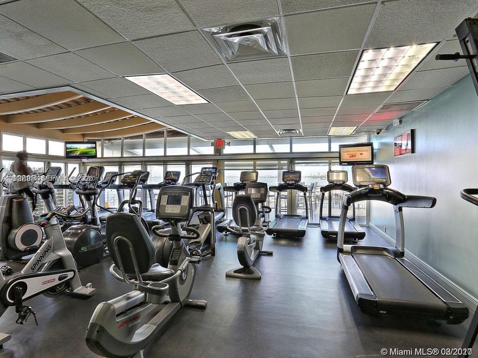 待售: $450,000 (1 贝兹, 1 浴室, 1066 平方英尺)