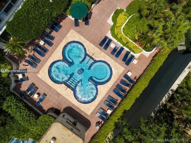 待售: $450,000 (1 贝兹, 1 浴室, 1066 平方英尺)