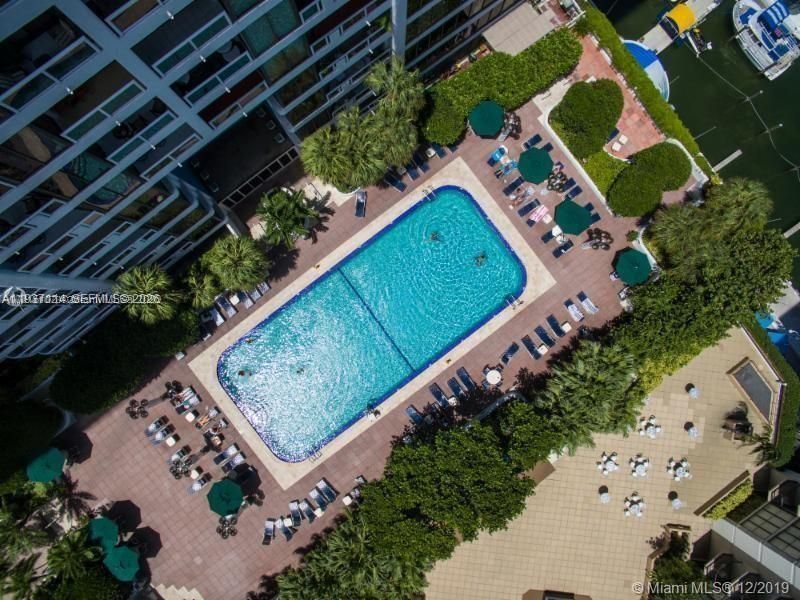 待售: $450,000 (1 贝兹, 1 浴室, 1066 平方英尺)