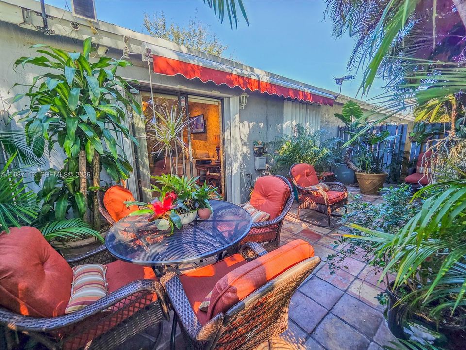 En Renta: $2,350 (2 camas, 2 baños, 954 Pies cuadrados)