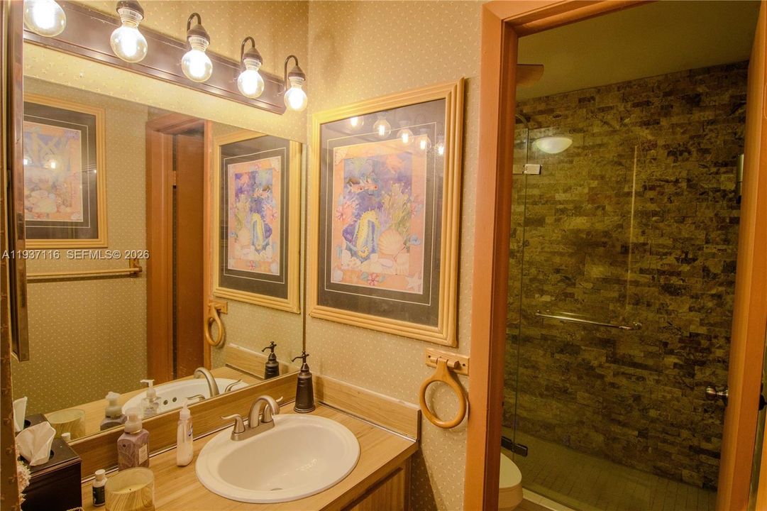 En Renta: $2,350 (2 camas, 2 baños, 954 Pies cuadrados)