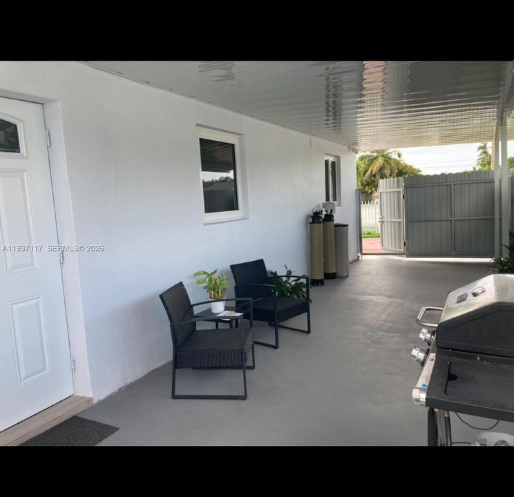 For Rent: $1,500 (0 beds, 1 baths, 2242 Square Feet)