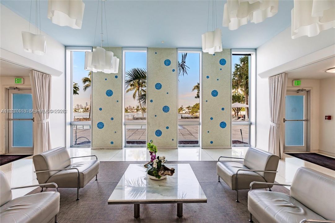 待售: $420,000 (1 贝兹, 1 浴室, 790 平方英尺)