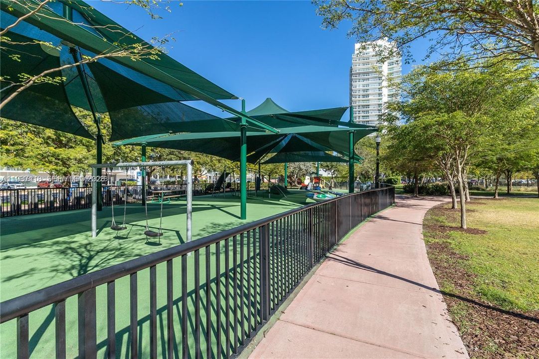 待售: $420,000 (1 贝兹, 1 浴室, 790 平方英尺)