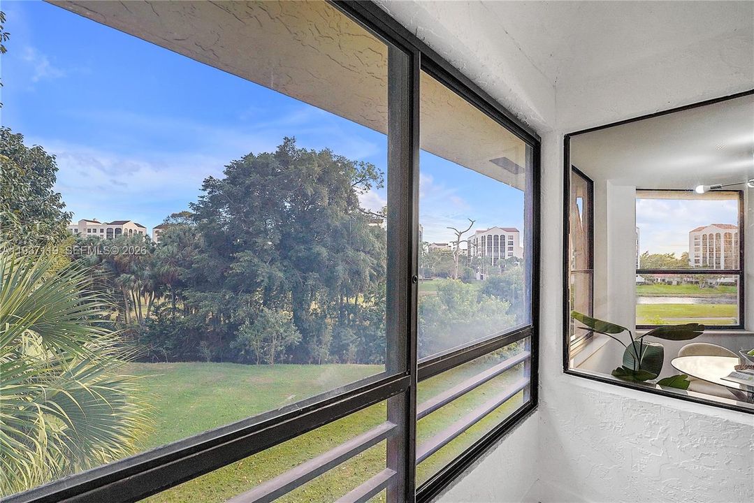 合同活跃: $429,000 (2 贝兹, 2 浴室, 0 平方英尺)