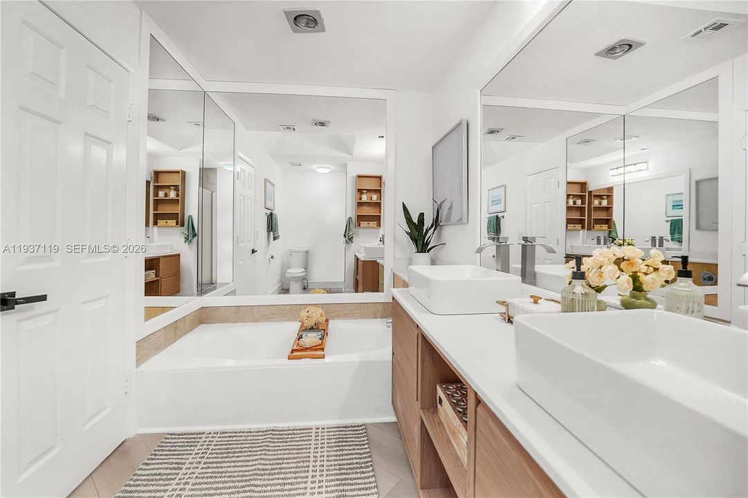 合同活跃: $429,000 (2 贝兹, 2 浴室, 0 平方英尺)