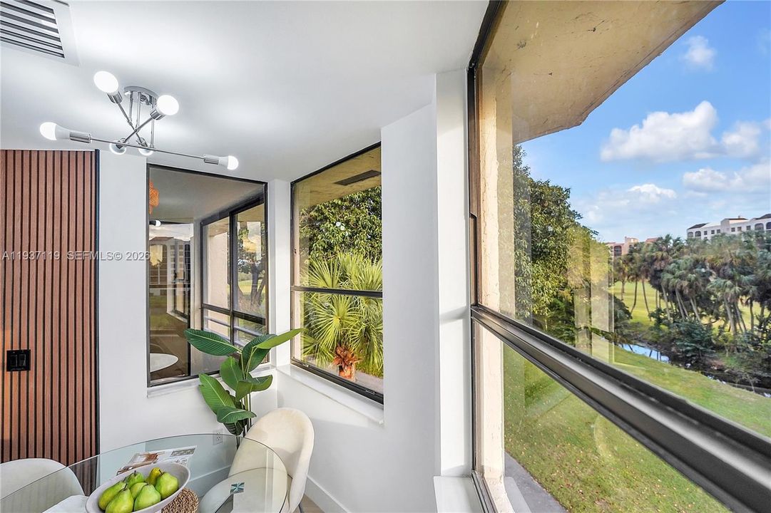 合同活跃: $429,000 (2 贝兹, 2 浴室, 0 平方英尺)