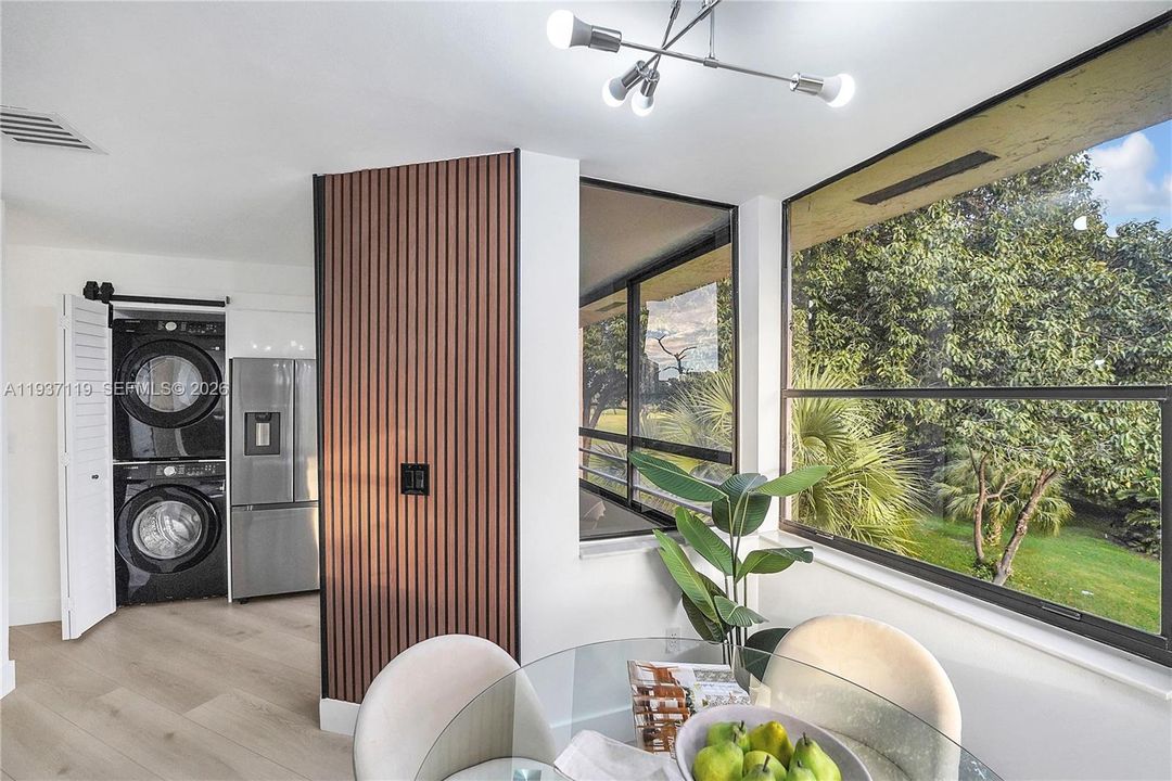 合同活跃: $429,000 (2 贝兹, 2 浴室, 0 平方英尺)