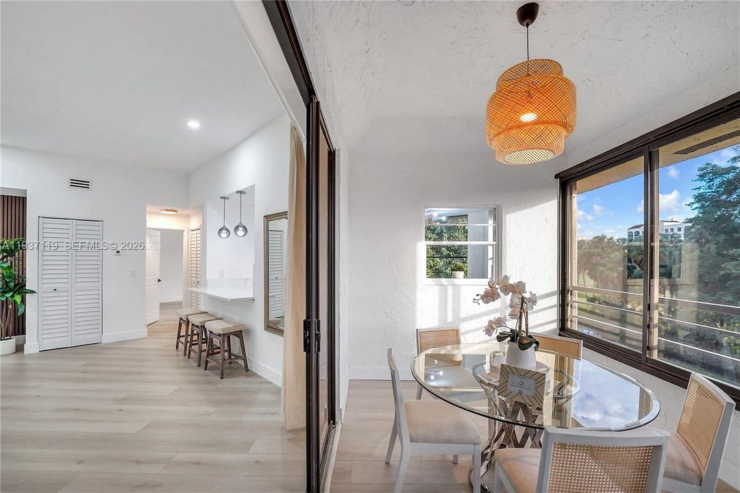 合同活跃: $429,000 (2 贝兹, 2 浴室, 0 平方英尺)