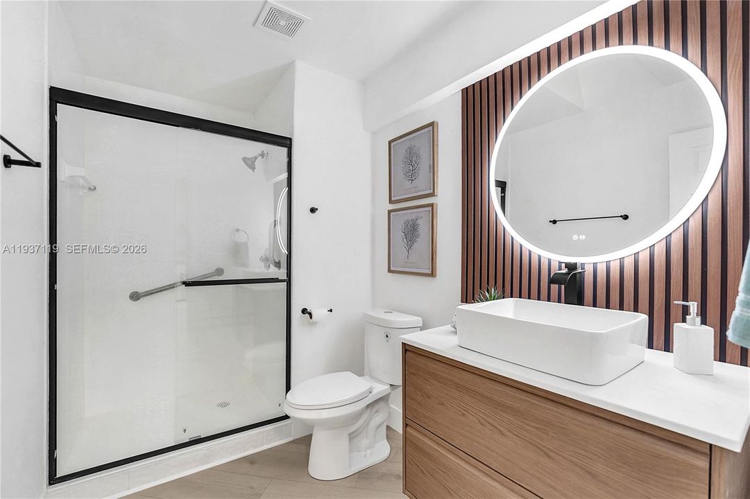 合同活跃: $429,000 (2 贝兹, 2 浴室, 0 平方英尺)