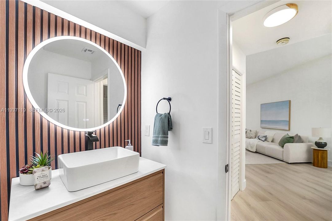 合同活跃: $429,000 (2 贝兹, 2 浴室, 0 平方英尺)